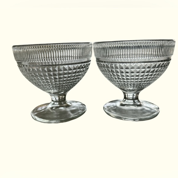 Set of 2 Canadian Hiawatha Depression Glass Sherbet Dessert Bowls - Picture 1 of 2